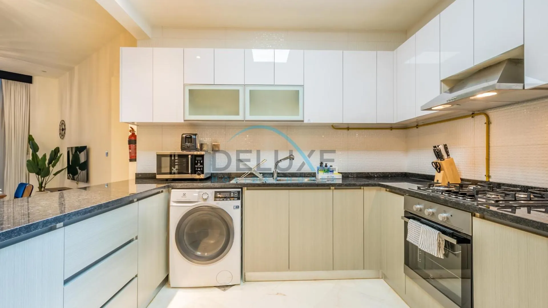 Upscale 3Br Apartment In Bayz Tower, Business Bay By Deluxe Holiday Homes Dubai 0*,