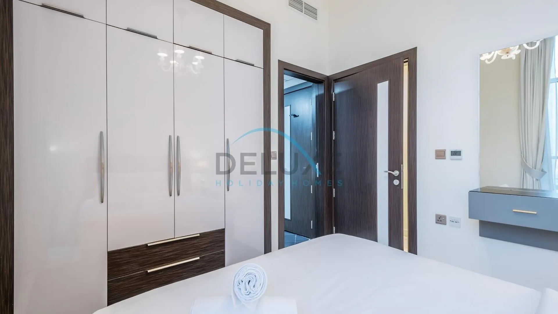 Upscale 3Br Apartment In Bayz Tower, Business Bay By Deluxe Holiday Homes Dubai