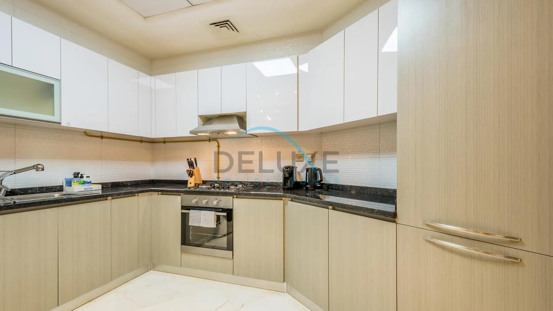 Upscale 3Br Apartment In Bayz Tower, Business Bay By Deluxe Holiday Homes Dubai