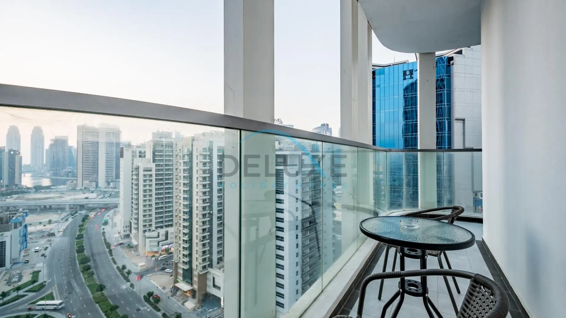 Upscale 3Br Apartment In Bayz Tower, Business Bay By Deluxe Holiday Homes Dubai